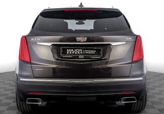 Подержанный автомобиль Cadillac XT5 2018 года (6 фото)