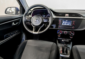 Подержанный автомобиль Kia Rio Hatchback 2021 года (26 фото)