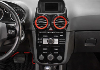 Подержанный автомобиль Opel Corsa 2011 года (15 фото)