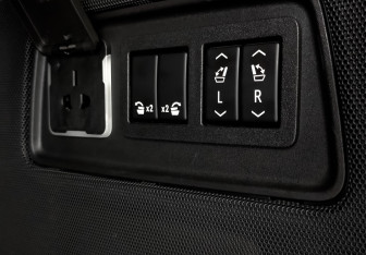 Подержанный автомобиль Cadillac Escalade Suv 2021 года (25 фото)