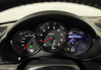 Подержанный автомобиль Porsche Cayman 2021 года (10 фото)