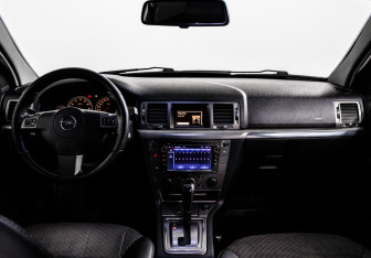 Подержанный автомобиль Opel Vectra Sedan 2007 года (11 фото)
