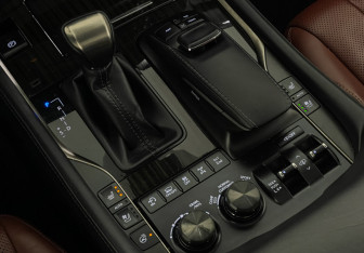 Подержанный автомобиль Lexus LX 2021 года (24 фото)