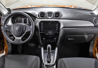 Подержанный автомобиль Suzuki Vitara 2018 года (13 фото)