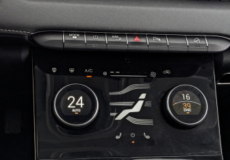 Подержанный автомобиль Exeed LX 2022 года (20 фото)