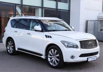 Подержанный автомобиль Infiniti QX56 2010 года (3 фото)