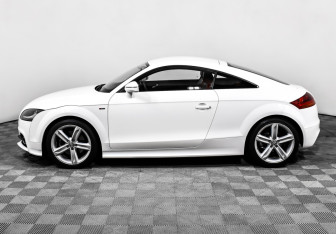 Подержанный автомобиль Audi TT Coupe 2011 года (8 фото)