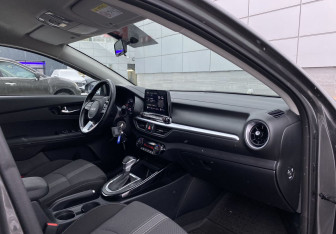 Подержанный автомобиль Kia Cerato Sedan 2022 года (27 фото)