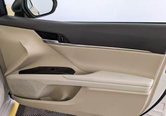 Подержанный автомобиль Toyota Camry Sedan 2022 года (25 фото)