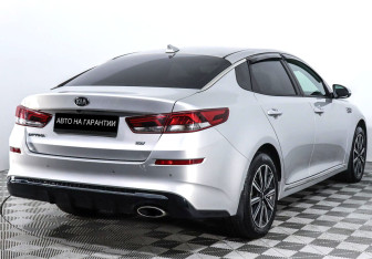 Подержанный автомобиль Kia Optima Sedan 2018 года (5 фото)