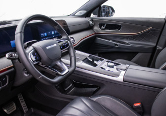 Подержанный автомобиль Jaecoo J8 2024 года (9 фото)