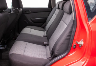 Подержанный автомобиль Chevrolet Aveo Sedan 2010 года (11 фото)
