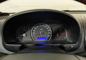 Подержанный автомобиль Hyundai Elantra Sedan 2009 года (11 фото)