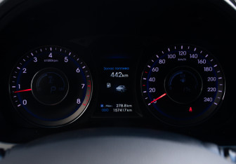 Подержанный автомобиль Hyundai i40 Wagon 2014 года (10 фото)