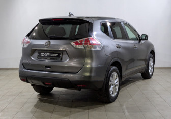 Подержанный автомобиль Nissan X-Trail 2018 года (14 фото)