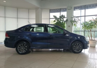 Подержанный автомобиль Volkswagen Polo Sedan 2016 года (4 фото)