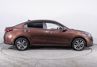 Подержанный автомобиль Kia Rio Sedan 2022 года (4 фото)