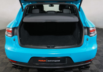 Подержанный автомобиль Porsche Macan 2019 года (10 фото)