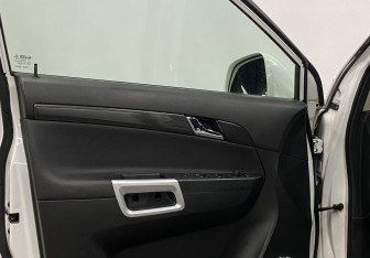 Подержанный автомобиль Opel Antara 2014 года (15 фото)