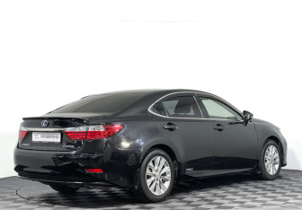 Подержанный автомобиль Lexus ES 2013 года (5 фото)