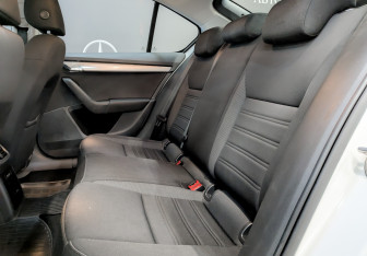 Подержанный автомобиль Skoda Octavia Liftback 2019 года (12 фото)
