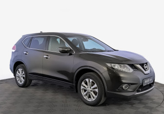 Подержанный автомобиль Nissan X-Trail 2017 года (3 фото)