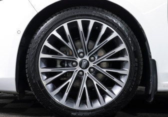 Подержанный автомобиль FAW Bestune B70 2023 года (24 фото)