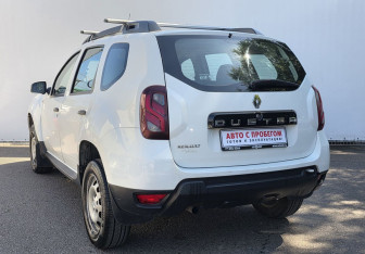 Подержанный автомобиль Renault Duster 2017 года (7 фото)