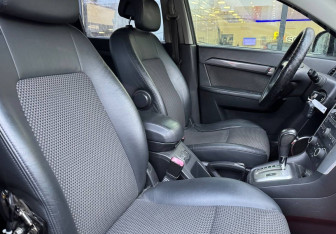 Подержанный автомобиль Chevrolet Captiva 2008 года (10 фото)