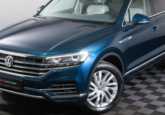 Подержанный автомобиль Volkswagen Touareg 2018 года (26 фото)