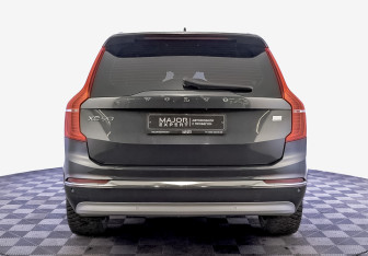 Подержанный автомобиль Volvo XC90 2021 года (6 фото)