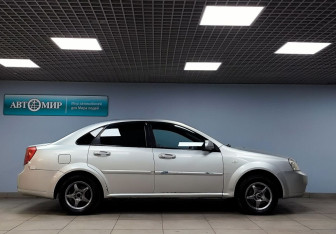 Подержанный автомобиль Chevrolet Lacetti Sedan 2008 года (4 фото)