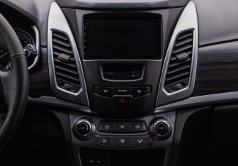 Подержанный автомобиль SsangYong Actyon 2014 года (14 фото)