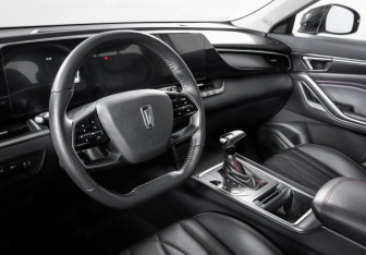 Подержанный автомобиль FAW Bestune T55 2023 года (14 фото)