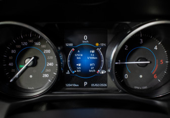 Подержанный автомобиль Jaguar XF Sedan 2018 года (12 фото)