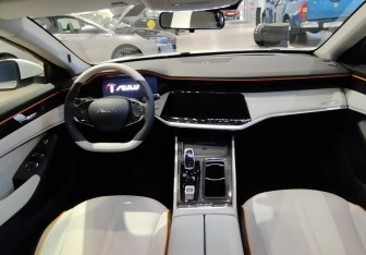 Новый DongFeng Shine Max 2023 (10 фото)