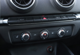 Подержанный автомобиль Audi A3 Hatchback 2013 года (15 фото)