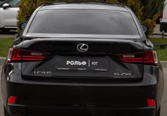 Подержанный автомобиль Lexus IS Sedan 2014 года (23 фото)