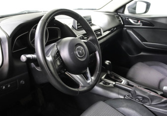 Подержанный автомобиль Mazda 3 Hatchback 2013 года (7 фото)