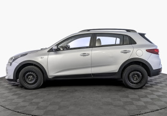 Подержанный автомобиль Kia Rio Hatchback 2021 года (8 фото)