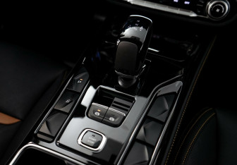 Подержанный автомобиль FAW Bestune T77 2022 года (19 фото)