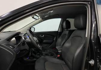 Подержанный автомобиль Hyundai ix35 2011 года (19 фото)