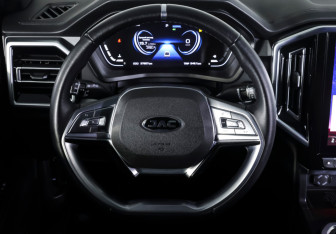 Подержанный автомобиль JAC T9 2024 года (13 фото)