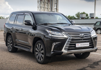 Подержанный автомобиль Lexus LX 2017 года (3 фото)