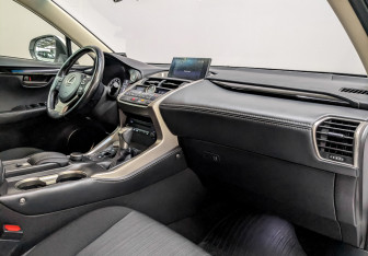 Подержанный автомобиль Lexus NX 2015 года (11 фото)