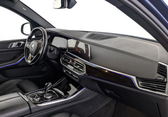 Подержанный автомобиль BMW X5 2019 года (13 фото)