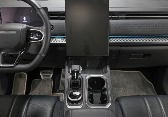 Подержанный автомобиль Jaecoo J7 2024 года (14 фото)