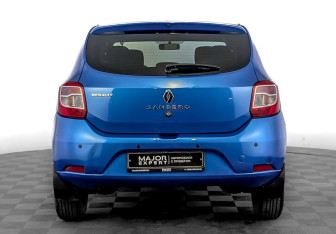 Подержанный автомобиль Renault Sandero 2014 года (6 фото)