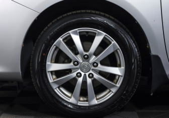 Подержанный автомобиль Toyota Corolla Sedan 2008 года (18 фото)