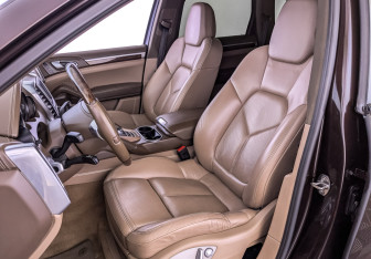 Подержанный автомобиль Porsche Cayenne 2014 года (20 фото)